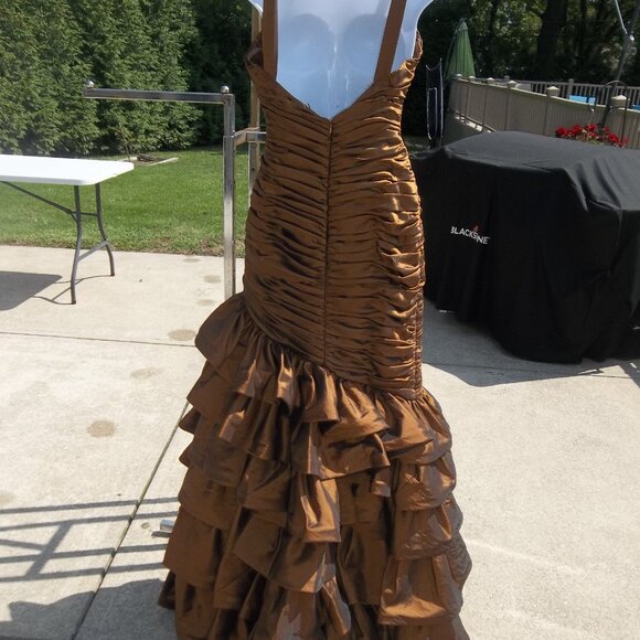 JOVANI GORGEOUS BRONZE METALIC GOWN 6 - Picture 2 of 2